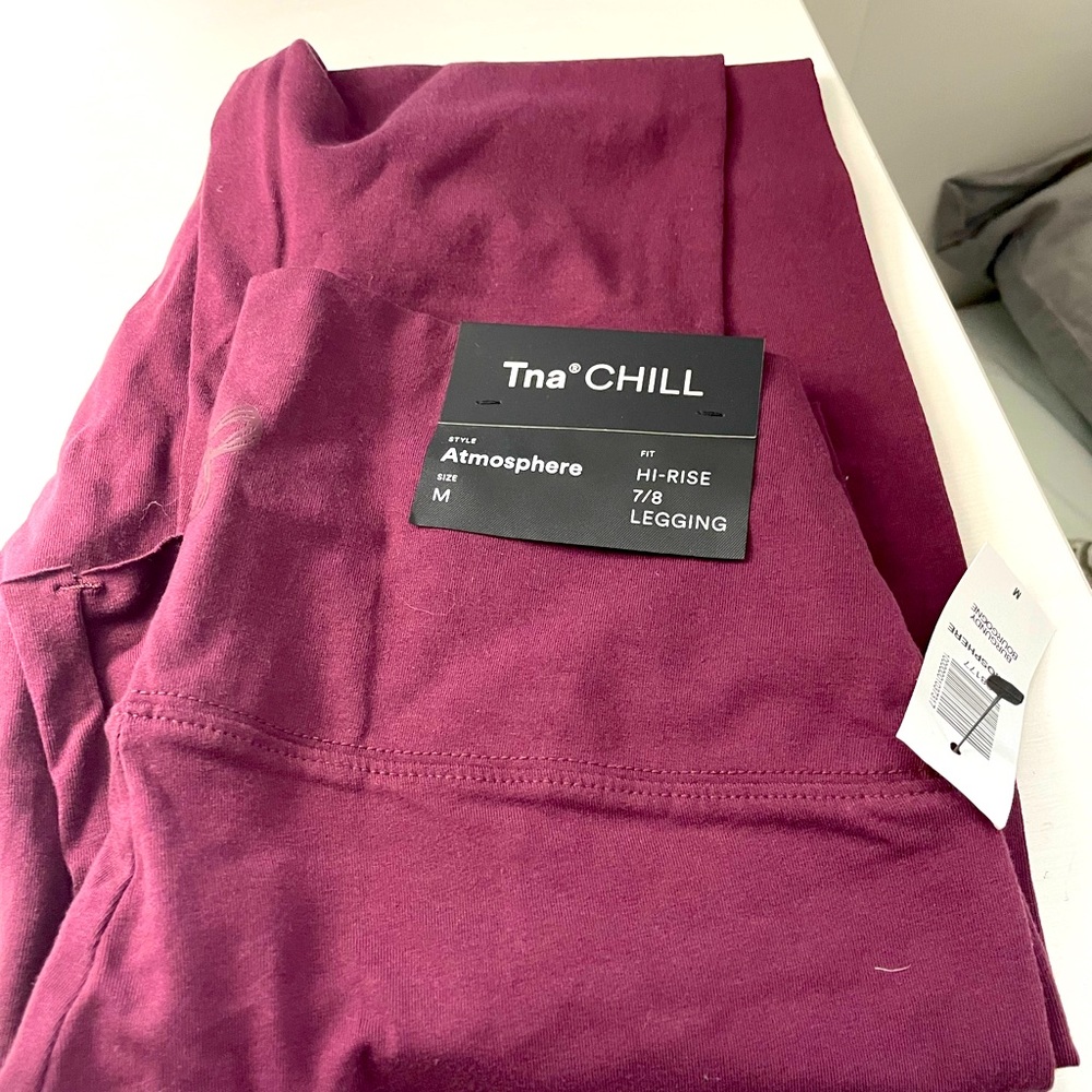 TNA leggings size M